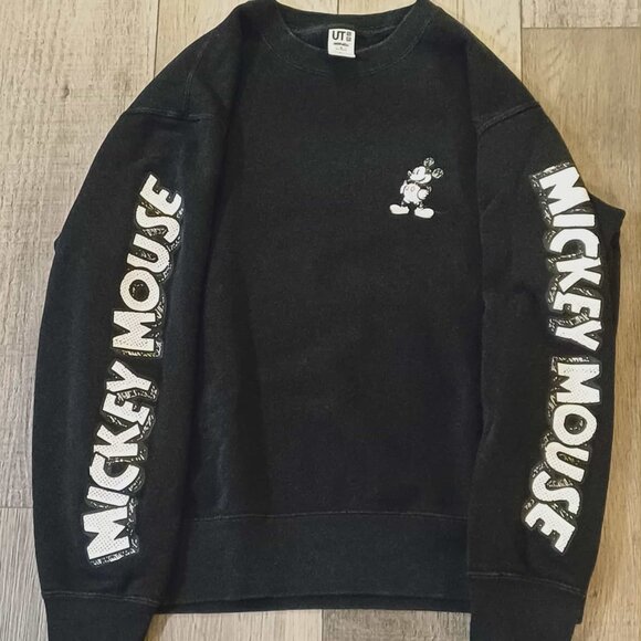 ✨Disney x Uniqlo Mickey Mouse Sweatshirt - Picture 1 of 9